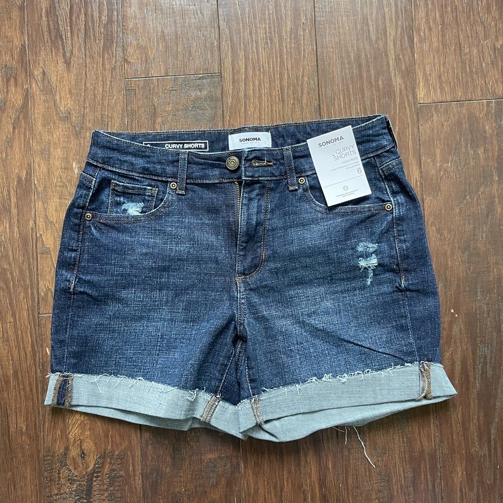Women’s size 6 Sonoma high rise jean shorts